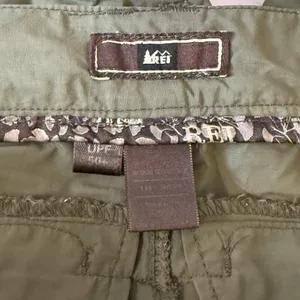 REI Mid Rise Convertible Army Green Cargo Hiking Shorts Nylon UPF 50+ Women's SM thumbnail 4