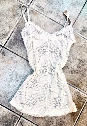 à la slips Delicate White Chevron Lace Camisole Slip Chemise Sz S thumbnail 1