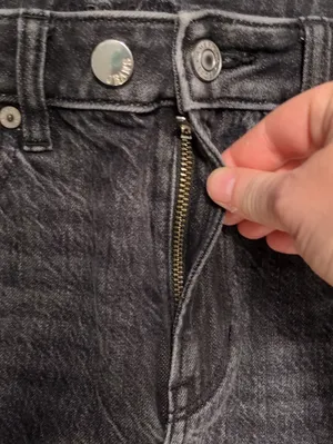 American Eagle Black Mom Jeans Size 2R thumbnail 2