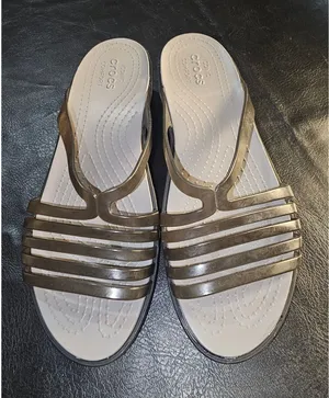 Crocs Womens‎ Isabella Bronze Gold Mini Wedge Sandals 8 thumbnail 1
