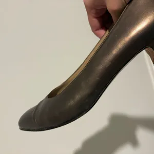 Salvatore Ferragamo Vintage Block‎ Heel Pump Bronze Metallic Size 8.5 AAA thumbnail 11