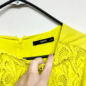 Oasis Women Neon Yellow Short Sleeve Lace Front Mini Dress 12/38‎ thumbnail 2