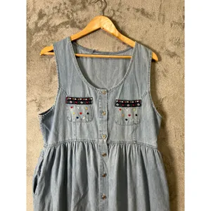 Vintage Chambray Denim Dress Embroidered Hearts Cottagecore Prairie Grandmacore‎ thumbnail 2