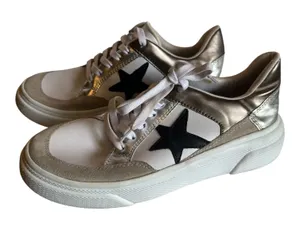 Pink Lily Cleo Pewter and Black Star Fashion Platform Sneakers 9 thumbnail 1