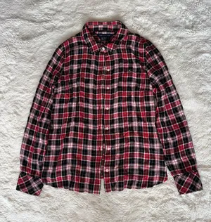 Tommy Hilfiger Women’s Lightweight Plaid Flannel Button-Down Shirt thumbnail 1