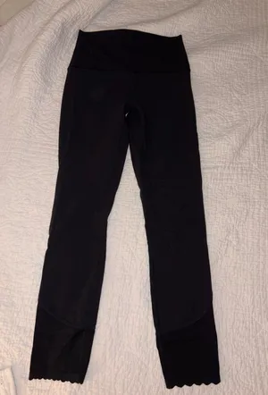 lululemon Align™ Scalloped Hem High-Rise Tight 25" thumbnail 2