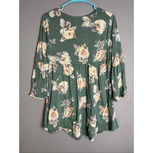 Chris & Carol Green Babydoll Bell Sleeves Top Size Large thumbnail 6