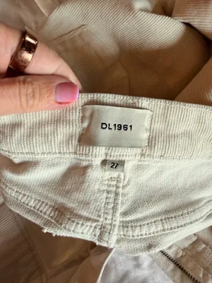 DL1961 creme corduroy Bridgette Boot cut size 27 thumbnail 4