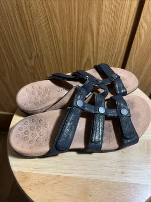 Vionic Black Triple-Strap Women's Sandals thumbnail 4