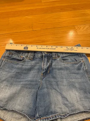 Gap womens jeans shorts size 6 . thumbnail 2