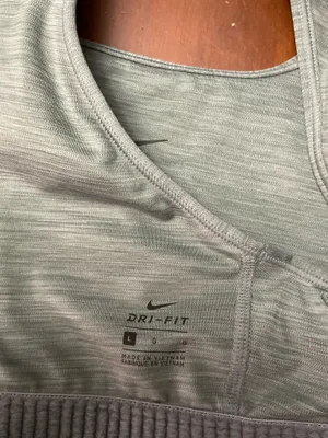 Nike Pro Classic Sports Bra thumbnail 6