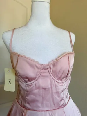 Hoco Dress Size S Pink thumbnail 2
