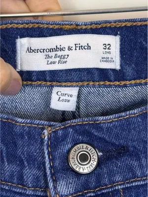 Abercrombie Curve Love The Baggy Low Rise Jeans Medium Wash Blue 32 Long thumbnail 4