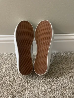 Women’s size 8.5 white and black vans thumbnail 5