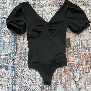 Express NWT Black Puff Sleeve Bodysuit V Neck Ruched Size XS Thong Body Suit thumbnail 7
