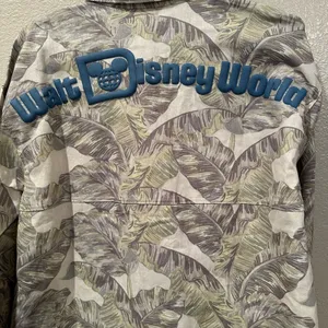 NWT Disney Parks Tropical Polynesian Resort Spirit Jersey Button Up S thumbnail 2