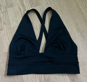 Sports Bra thumbnail 1