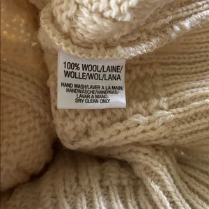 VTG British Wool Chunky Oversize Wool Cable Knit Cardigan Sweater Sz S Ivory thumbnail 8
