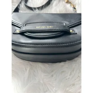 Michael Kors Cary Leather Saddle Crossbody bag Magnetic flap closure bag black h thumbnail 2