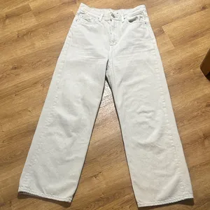 Levi's Women's High Loose Jeans in Mushrooms Grey‎ Size 28 thumbnail 1