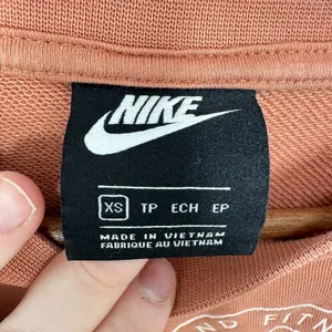 Nike Women's Size XS Femme Crew Jumper Terra Blush Pink Tan Loungewear Active thumbnail 4