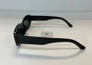 90s Retro Black Sunglasses / Retro Square Sunglasses thumbnail 4