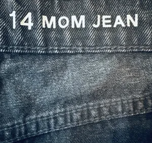Movie and Tv Clothes Gap 100% COTTON $50.00 RETAIL Black Denim 14 Mom J thumbnail 3