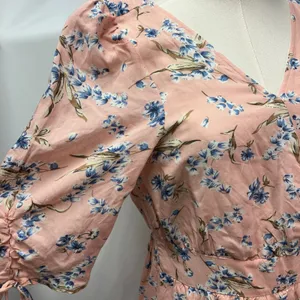 Le Lis Baby Pink‎ Floral Romper Womens Medium Rayon Open Back Short Sleeve thumbnail 3