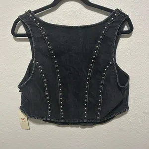 Idyllwind Black Studded Denim Crop Top thumbnail 4