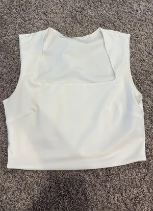 White tank top Size M thumbnail 1