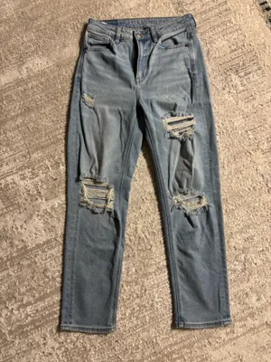 American Eagle Mom Jeans thumbnail 2