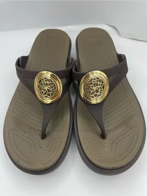 Crocs Sanrah brown gold medallion wedge sandals flip flop slide women's Size 7 thumbnail 7