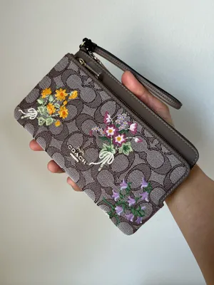 Coach Large Double Zip Wristlet thumbnail 4