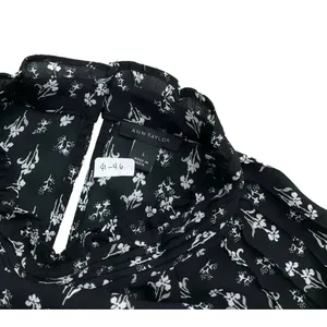 Ann Taylor Black White Flutter Sleeve Floral Top Size L | 41-46 thumbnail 3
