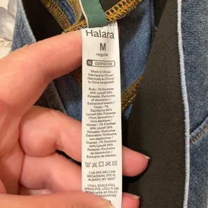 Halara Flex High Waisted Wide Leg Jeans in Medium Blue Wash Size Medium EUC thumbnail 4