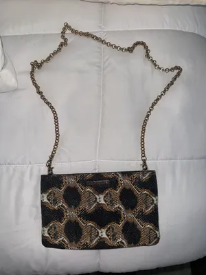 Kelly Wynne crossbody thumbnail 1