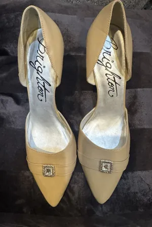 Brighton Yolo Women's Size 8.5 Beige‎ Nude Leather Pumps No Box thumbnail 1