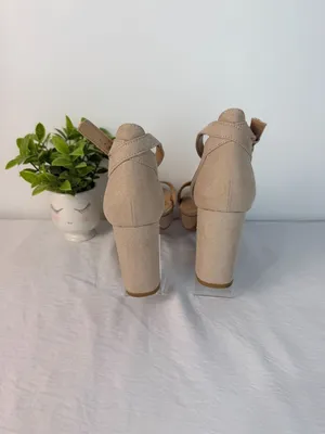 CL By Laundry Womens Beige Suede Block Heel Sandals Size 7.5W thumbnail 3