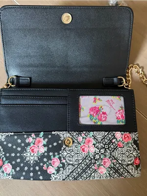 NWOT Betsey Johnson Floral Paisley Bow Crossbody Wallet Bag Black Gold Chain thumbnail 4