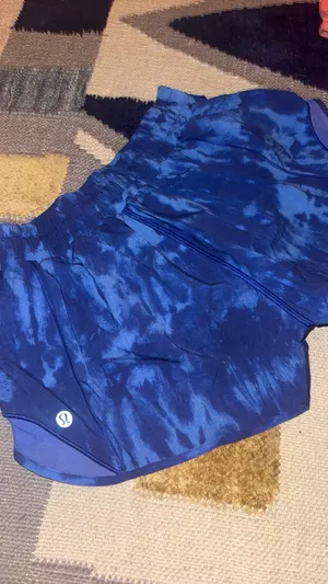 Lululemon Shorts Hotty Hot 2.5" thumbnail 2