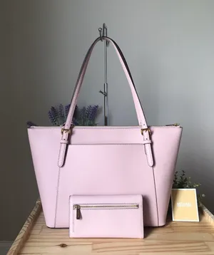 Michael Kors Set thumbnail 2