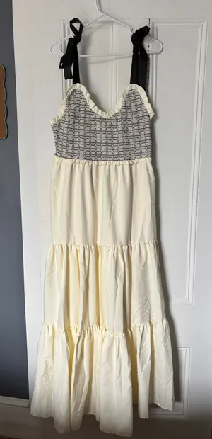 Black and White Maxi Dress Yellow Size L thumbnail 1