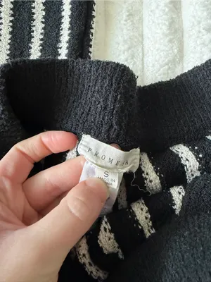 Prómesa Black & White Striped Knit Cropped Pants thumbnail 4