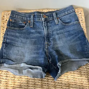 J.Crew Mercantile Jean‎ Shorts 25 Blue Cuttoff Mid Rise Wash Denim Women’s thumbnail 3