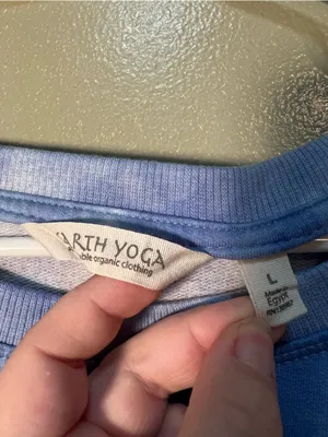 Earth Yoga Women's Size Large Crewneck Sweatshirt‎ Light Blue Tie Dye Cloud Slit thumbnail 8
