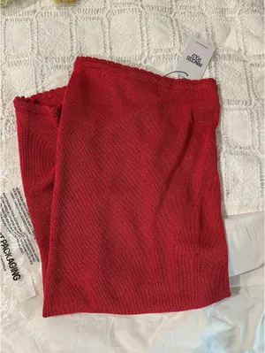 Princess Polly red knit maxi skirt hugs and kisses thumbnail 3
