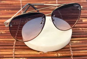 Guess Unisex Black and Gold Aviator Sunglasses thumbnail 1