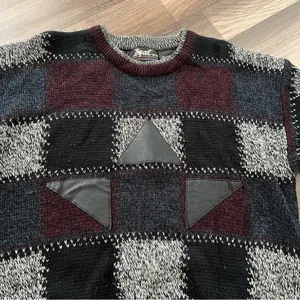 Vintage sweater with leather patches size medium thumbnail 3