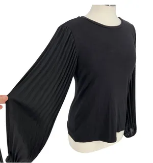 T Tahari Pleated Puff Sleeve Blouse Black Size Small Elegant Minimalism thumbnail 1