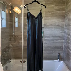 Dark green satin Zara midi dress thumbnail 4